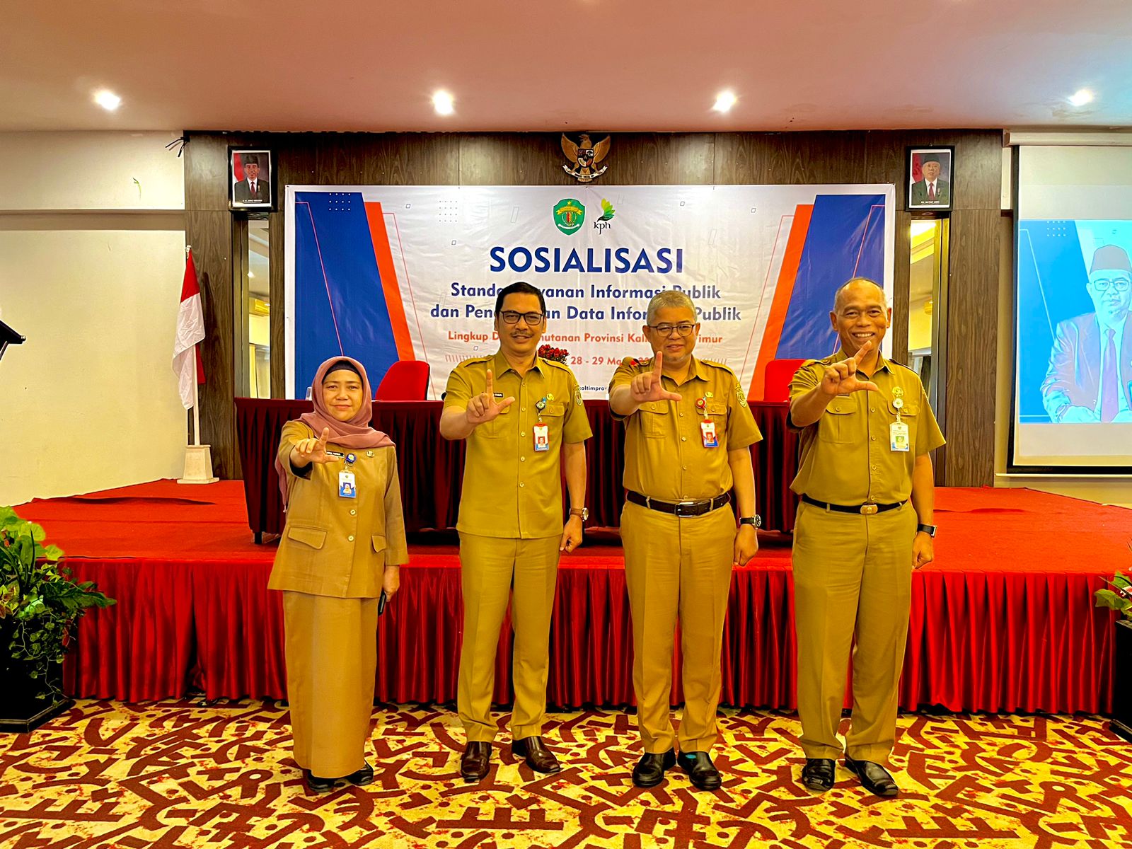 https://dishutkaltim.com/public/admin/images/gambar_berita/1680925263_WhatsApp Image 2023-03-29 at 14.27.22.jpeg